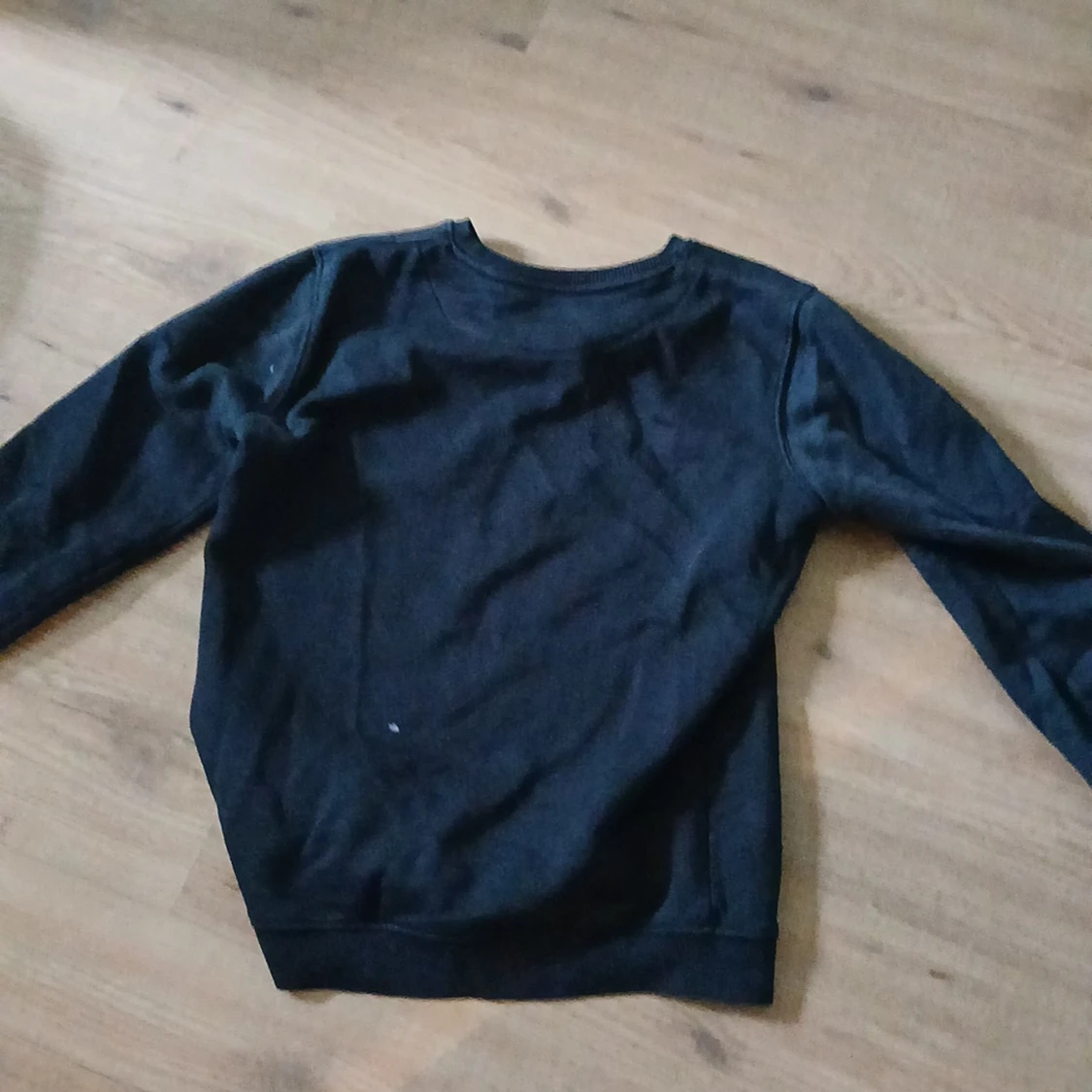 Svart tröja från Lyle & Scott - 2