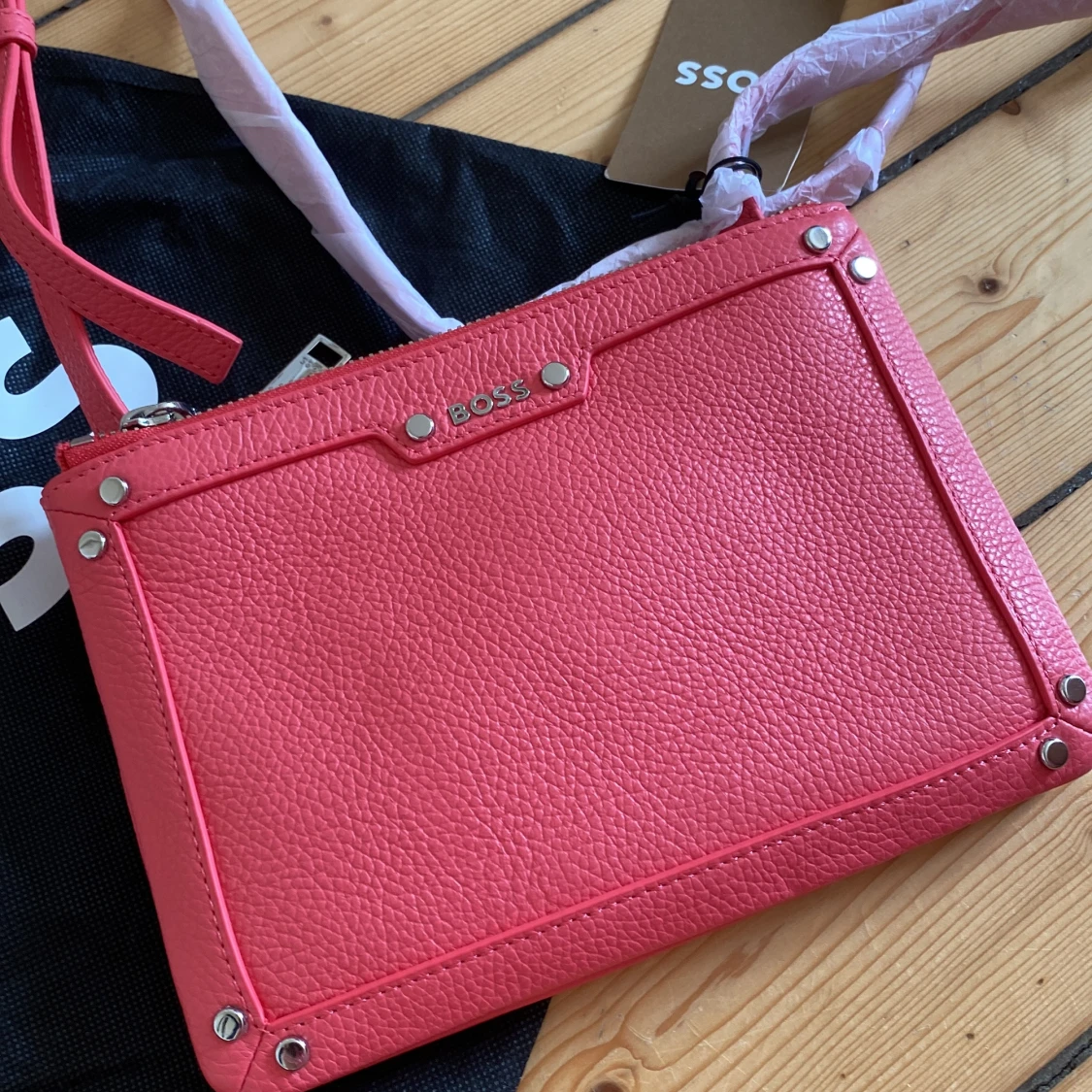 Rosa axelväska från BOSS - 2
