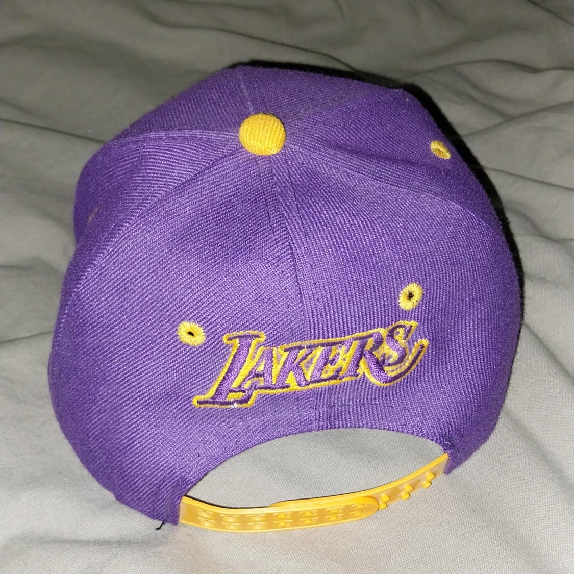 Lakers keps New Era  - 1