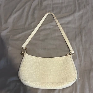 Vit axel väska - Vit acelsväska❤️ 