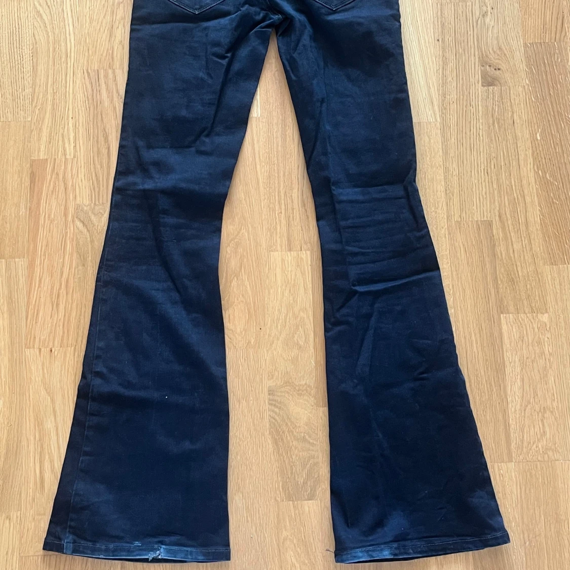 Mörkblå bootcut jeans från Diesel - 2