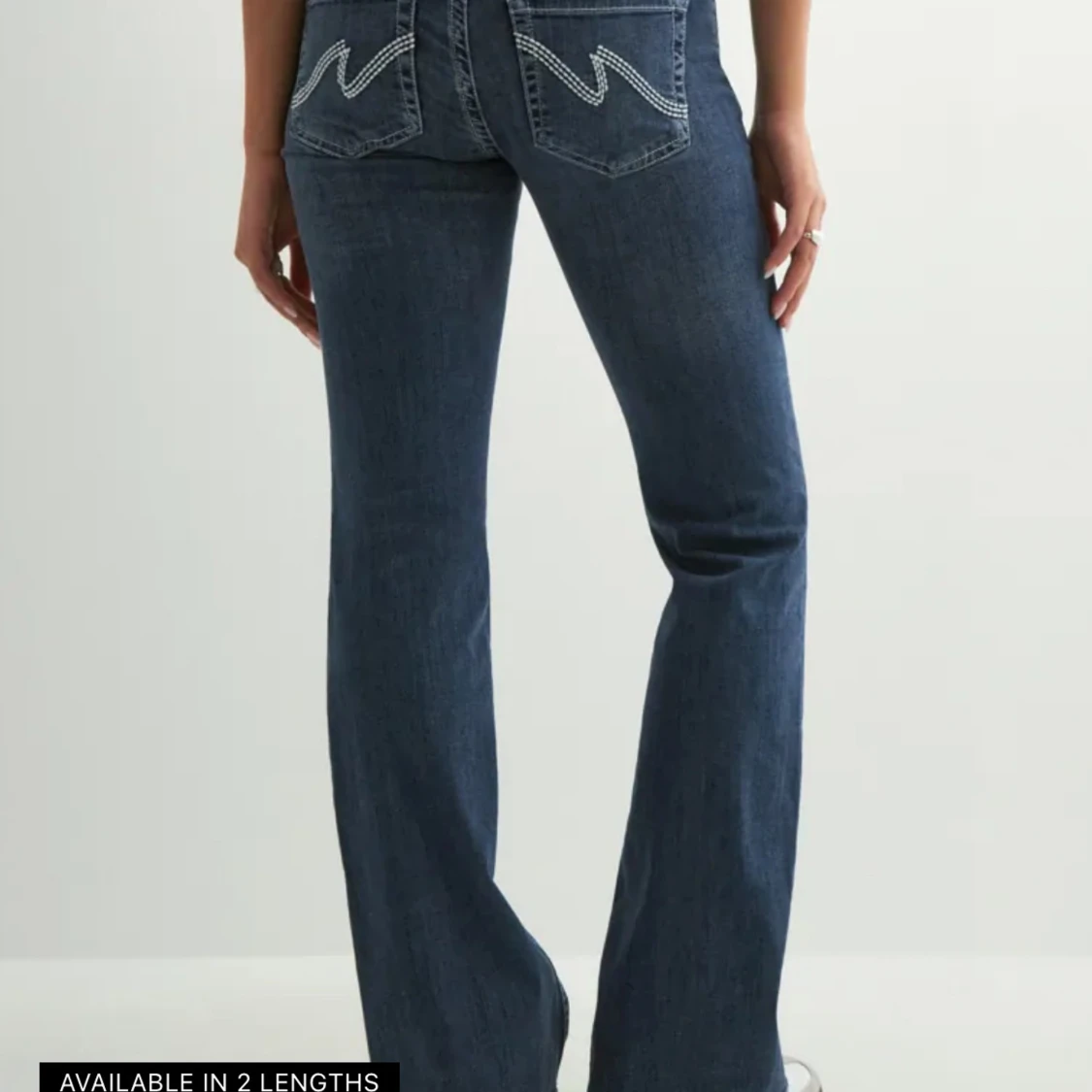 Blå bootcut jeans från Nelly