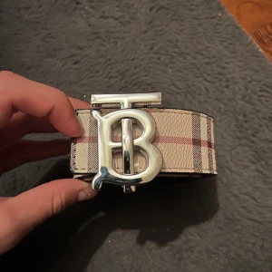 Snyggt beigt bälte  - Snyggt