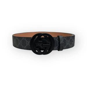 Gucci Bälte  - Helt ny aldrig använd. Storlek 110cm, kan frakta eller mötas i Haninge. Skriv gärna om du har fler frågor. Postar inom 48h