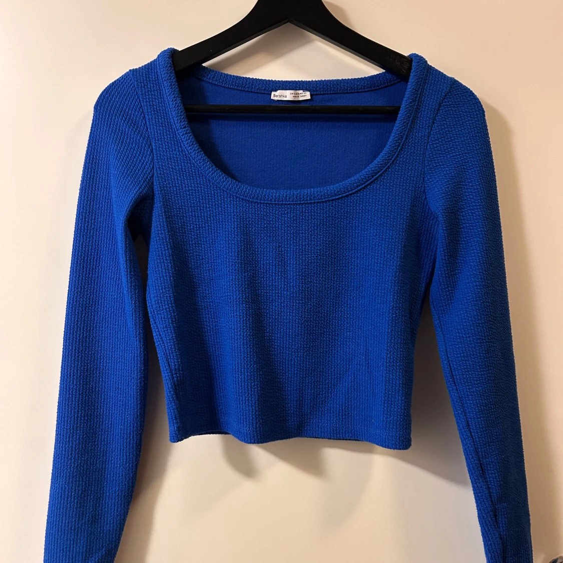 Kornblå croppad stickad topp