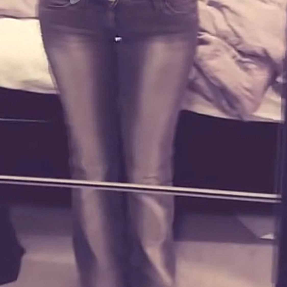 Gråa weekday jeans - 1