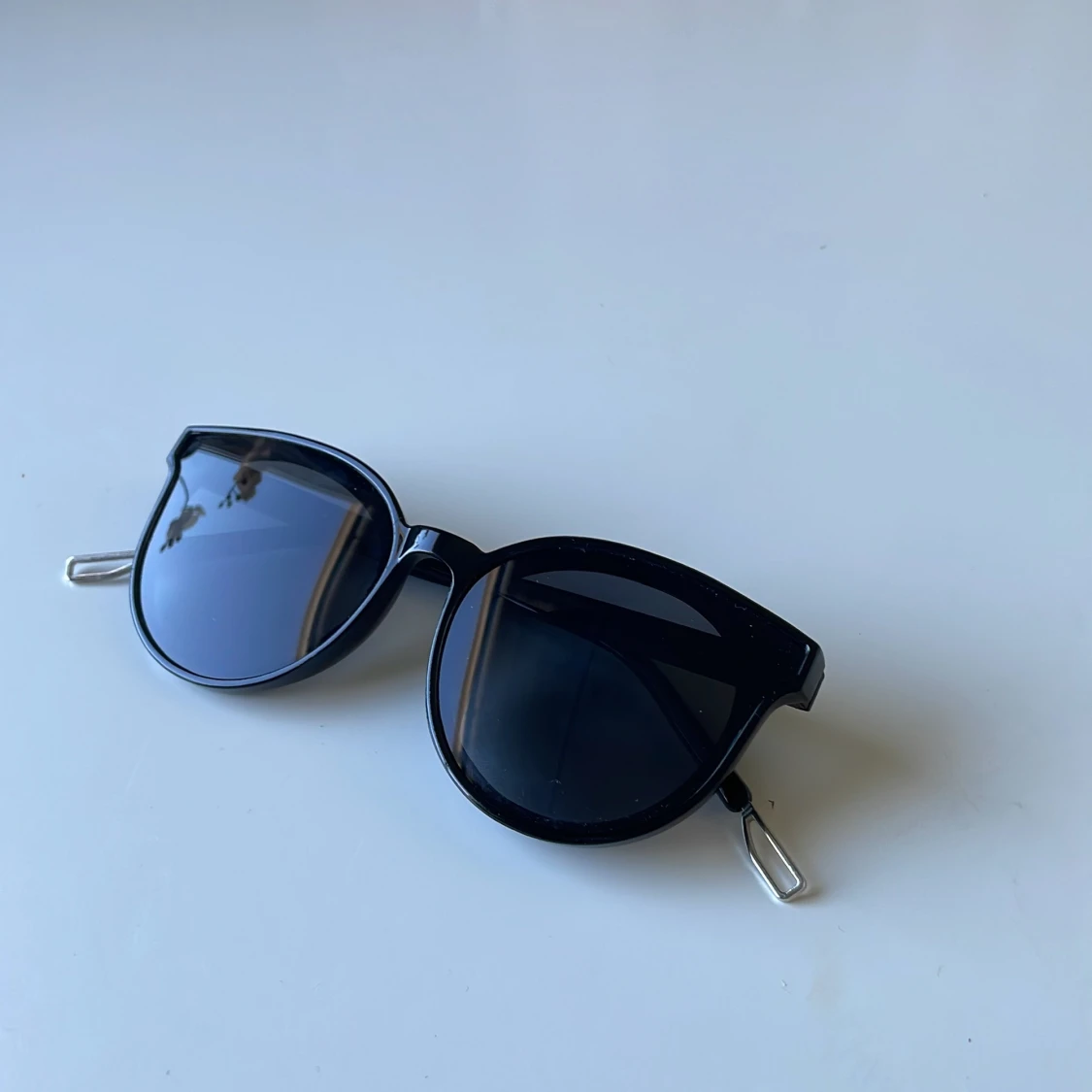 Svarta runda solglasögon!! - 1