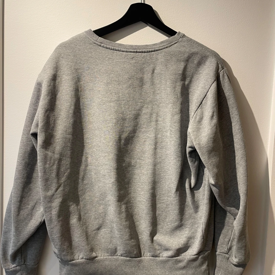 Grå sweatshirt från Ellesse - 3