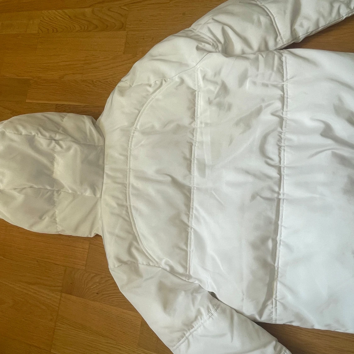 Vit puffjacka från Divided HM storlek XS - 2