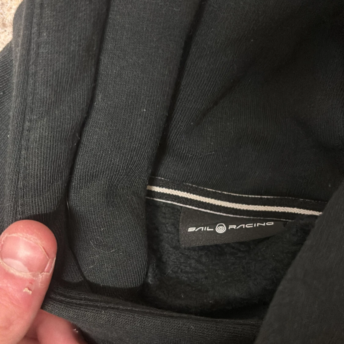 Svart hoodie från Sail Racing - 2