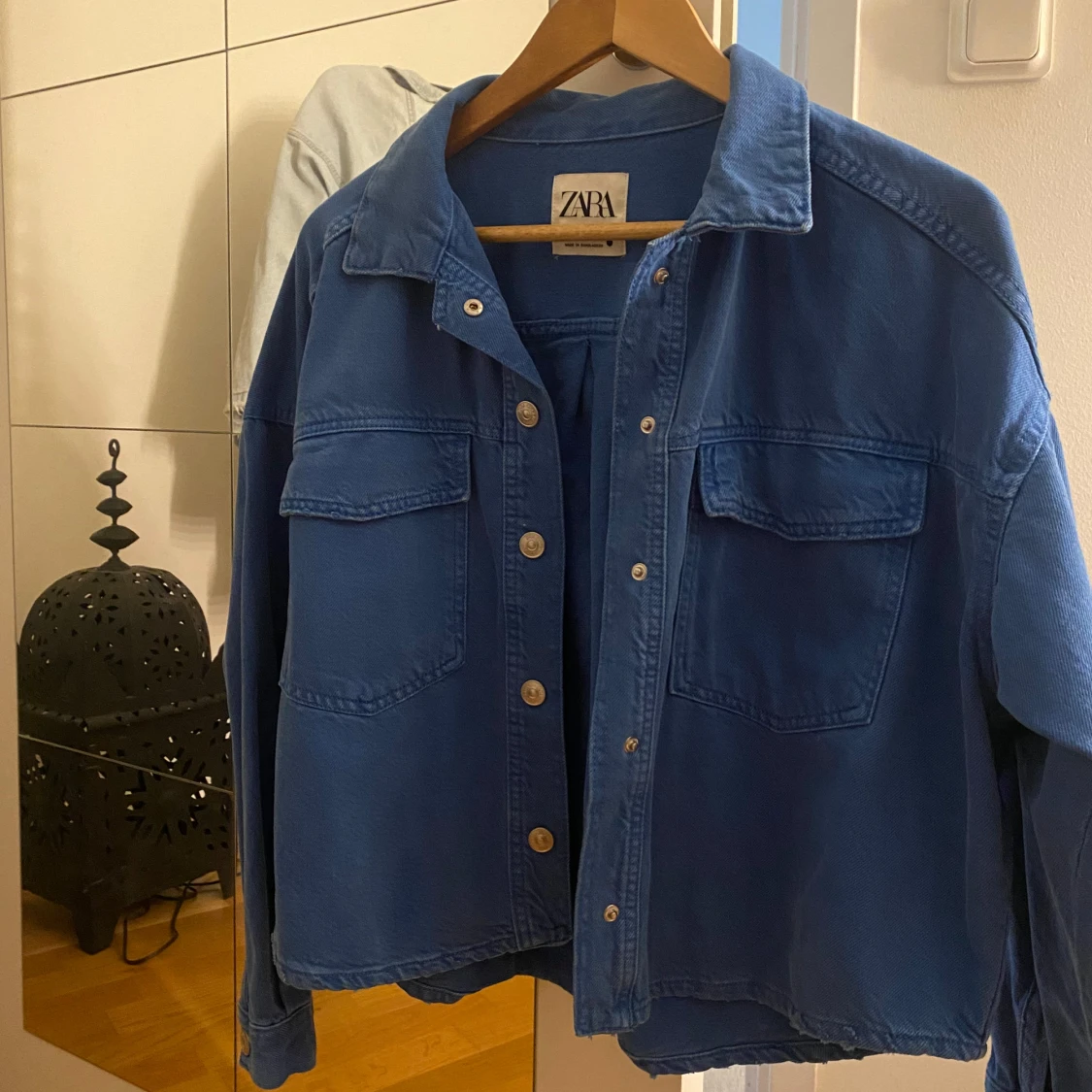 Blå jeansjacka från Zara