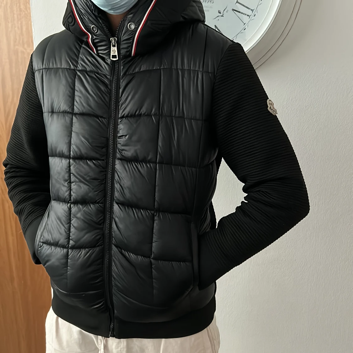 Svart Moncler pufferjacka med huva - 3