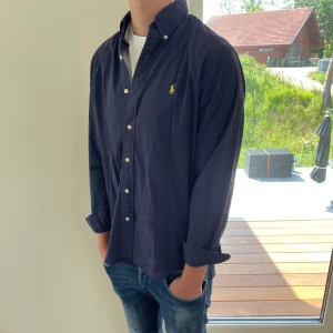 Polo Ralph lauren skjorta  - Säljer nu denna Polo Ralph lauren skjorta, skriv för fler bilder/frågor🙌🏼