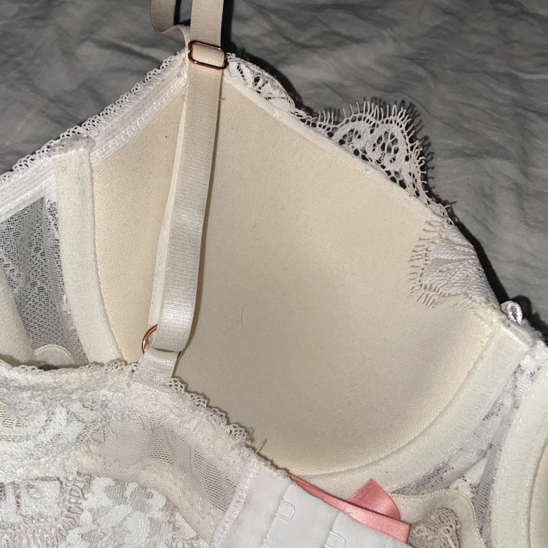 Vit spetsig bh Hunkemöller 70D - 1