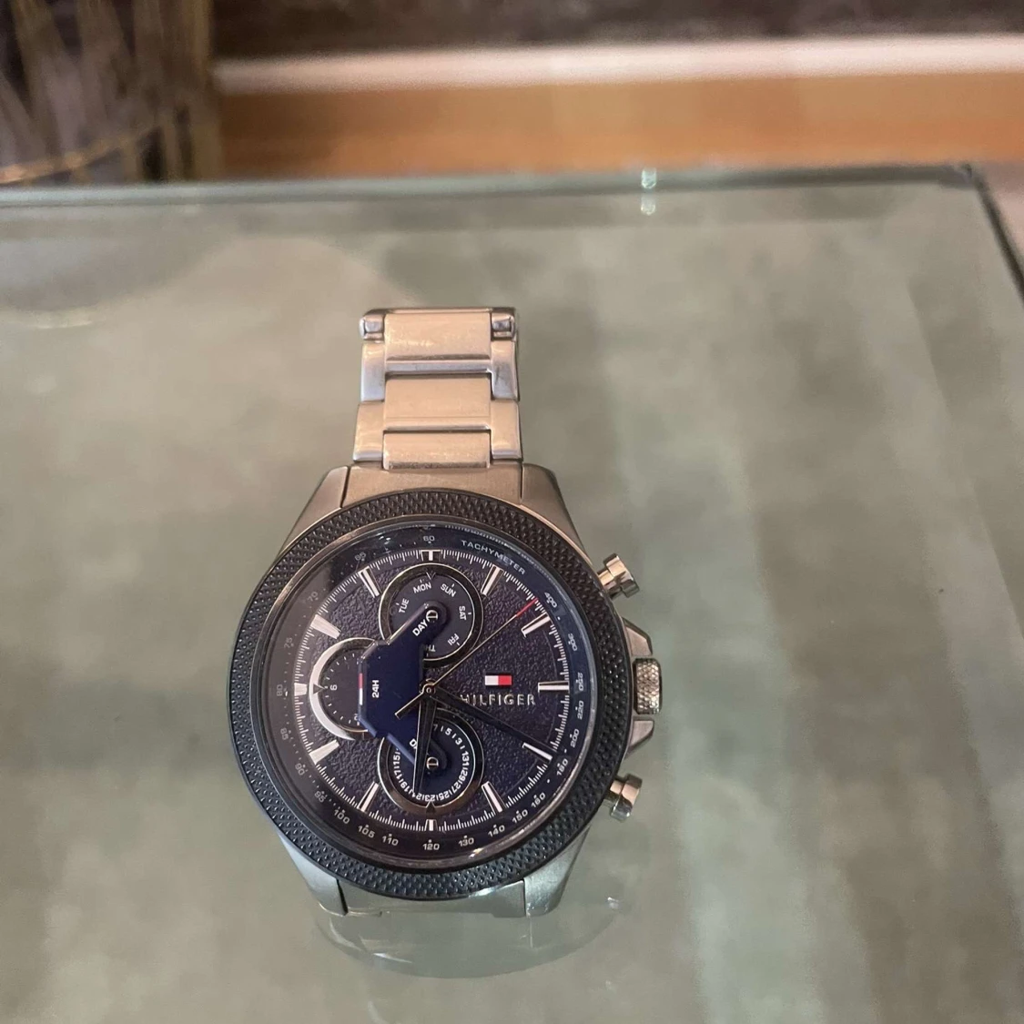 Tommy Hilfiger silverfärgad klocka - 2