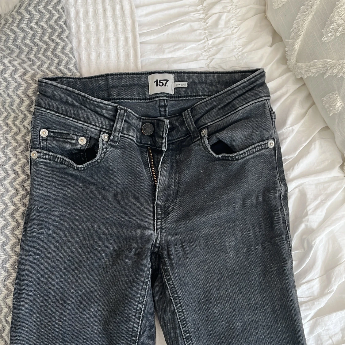 Svarta bootcut jeans från 157