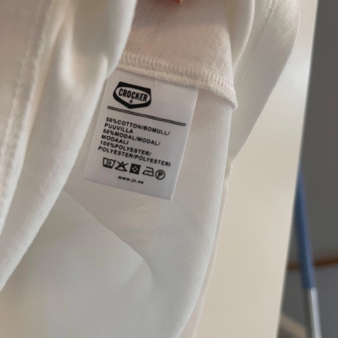 Vit t-shirt från Crocker Apparel - 2