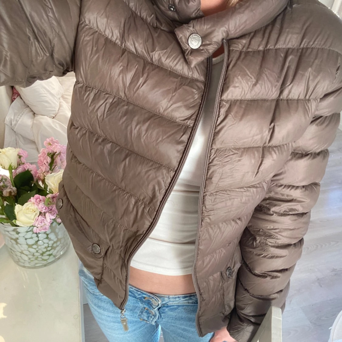 Militärgrön dunjacka från Vannucci - 2