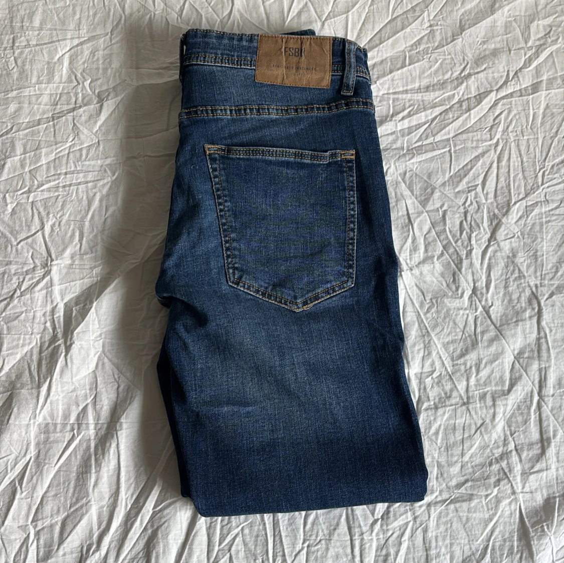 Mörkblå skinny jeans från FSBN - 4