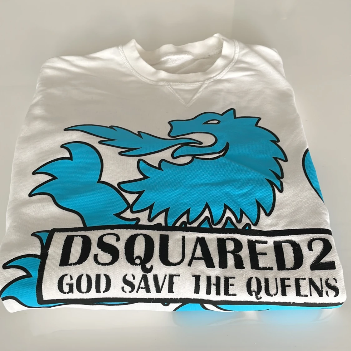 Vit sweatshirt från Dsquared2 med blått lejon - 1