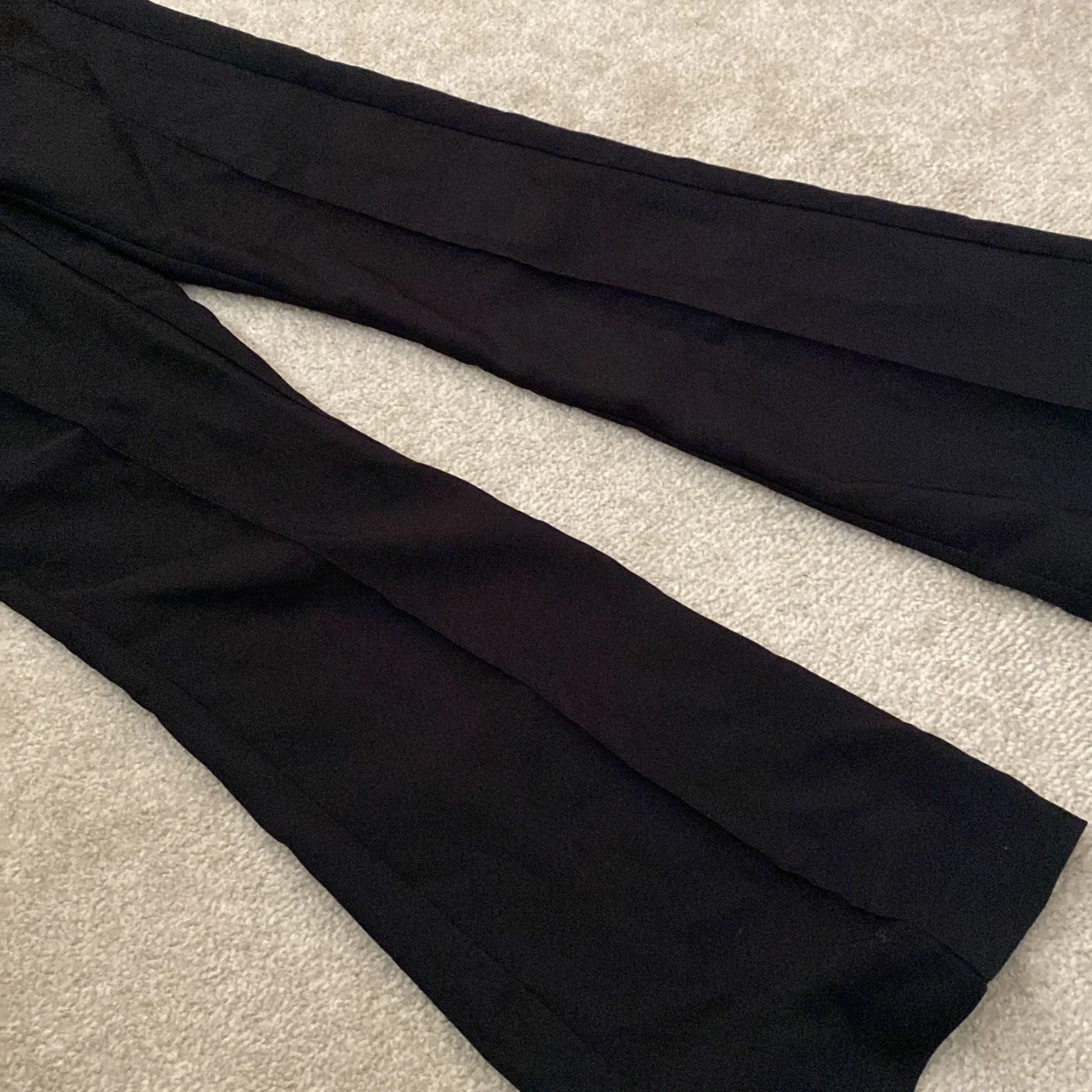 Svarta bootcut kostymbyxor Gina Tricot - 2