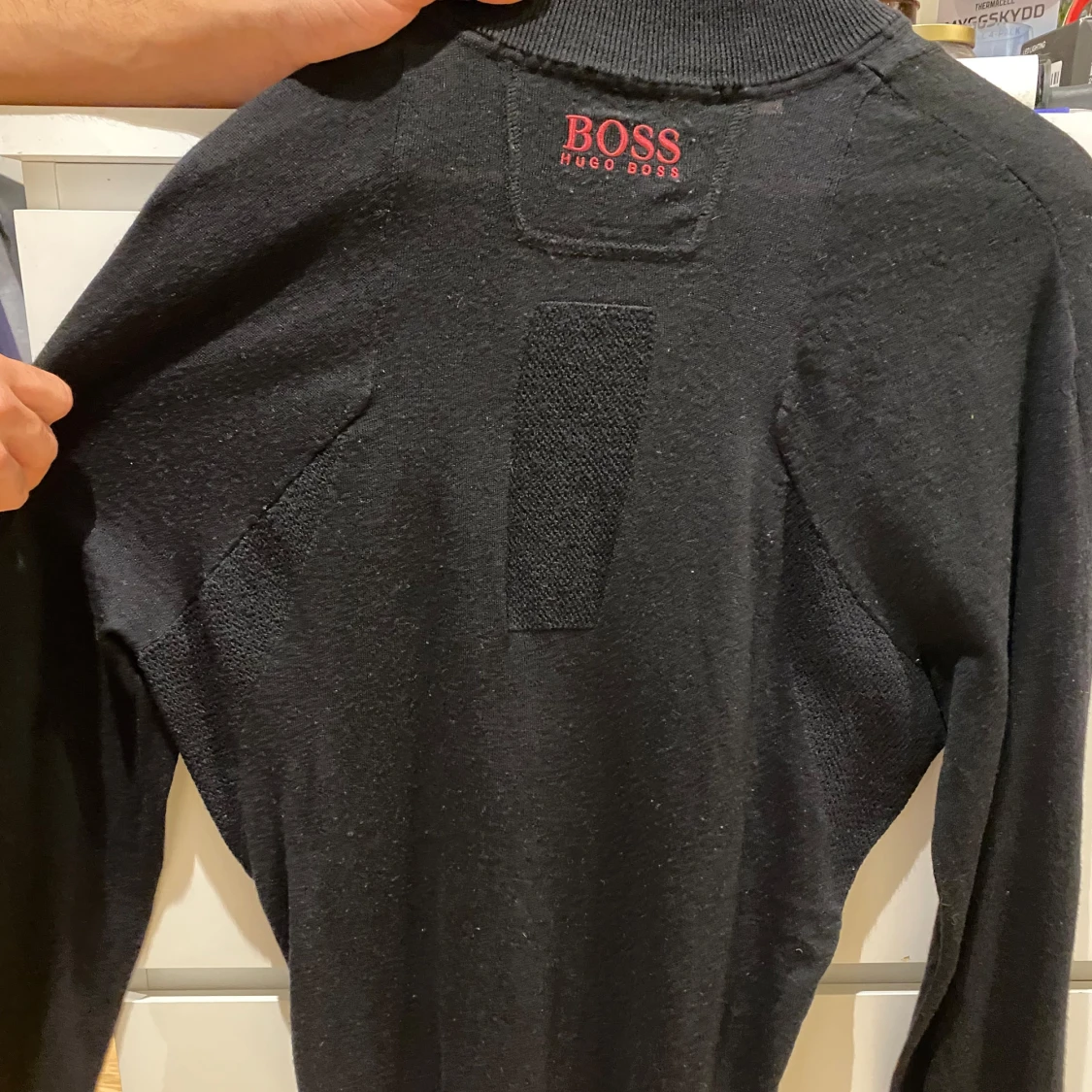 Svart stickad tröja från Hugo Boss - 1