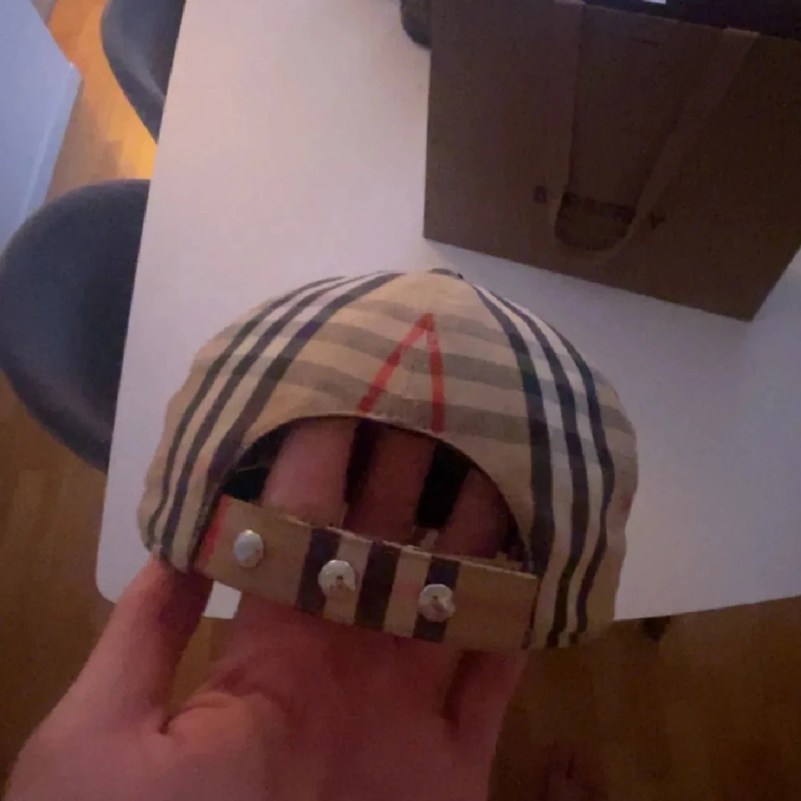 Burberry rutig keps med logga - 2