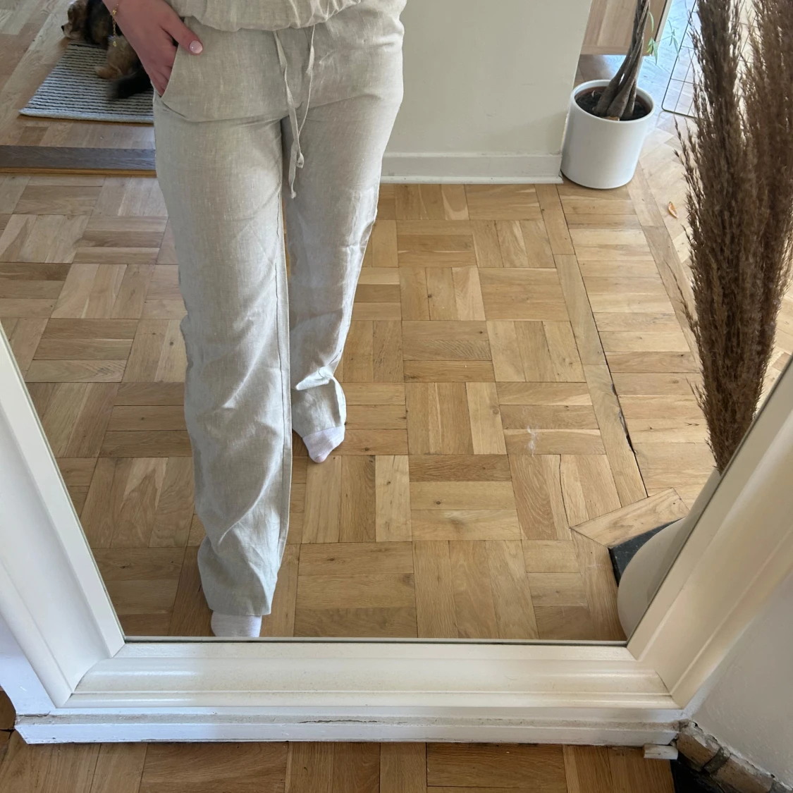 Beiga linnebyxor med snörning - 3