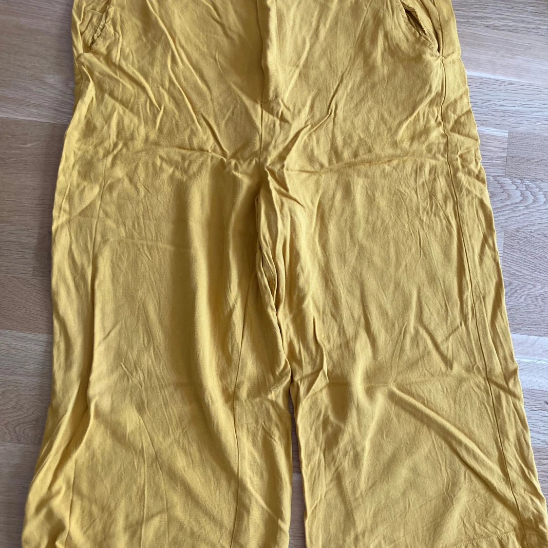 Gula linnebyxor från Hampton Republic