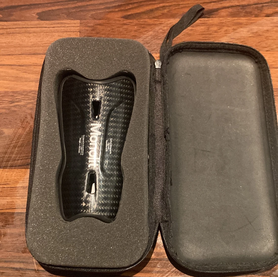 14cm Monolit benskydd i kolfiber