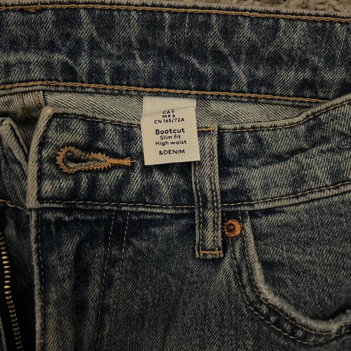 Bootcut jeans från &Denim, hög midja - 2