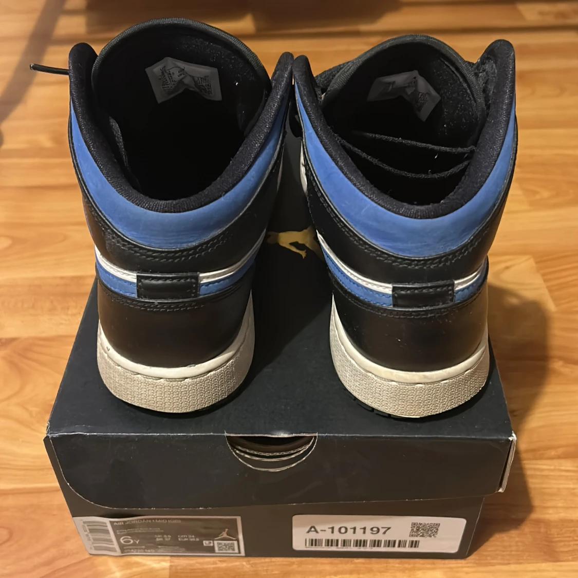 Nike Air Jordan 1 Mid White/ racer blue- black  - 2