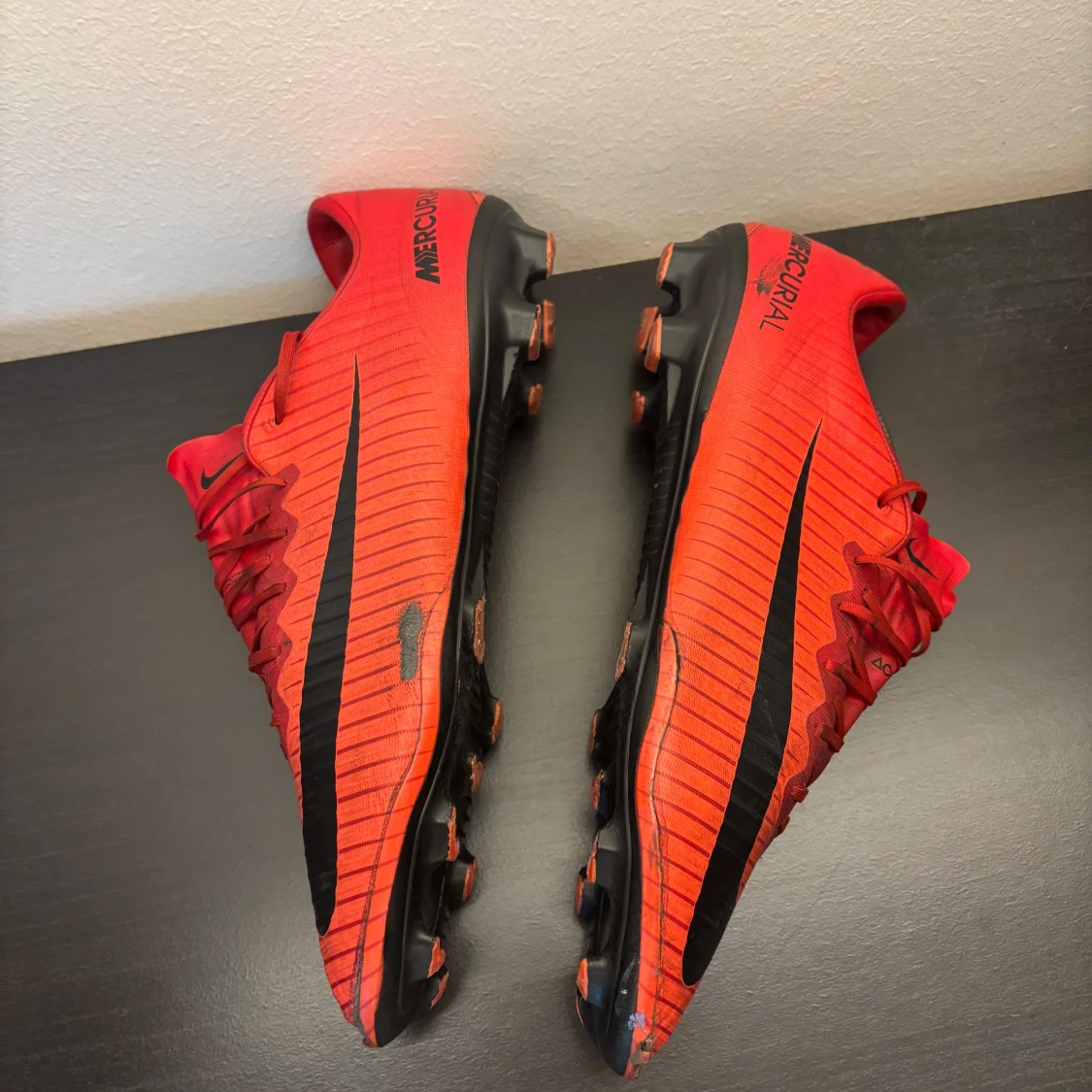 Nike Mercurial röda fotbollsskor storlek 44,5 - 3