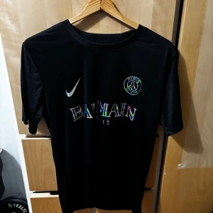 Balmain x psg fotbollströja reflective - Helt ny med prislapp, reflektiv