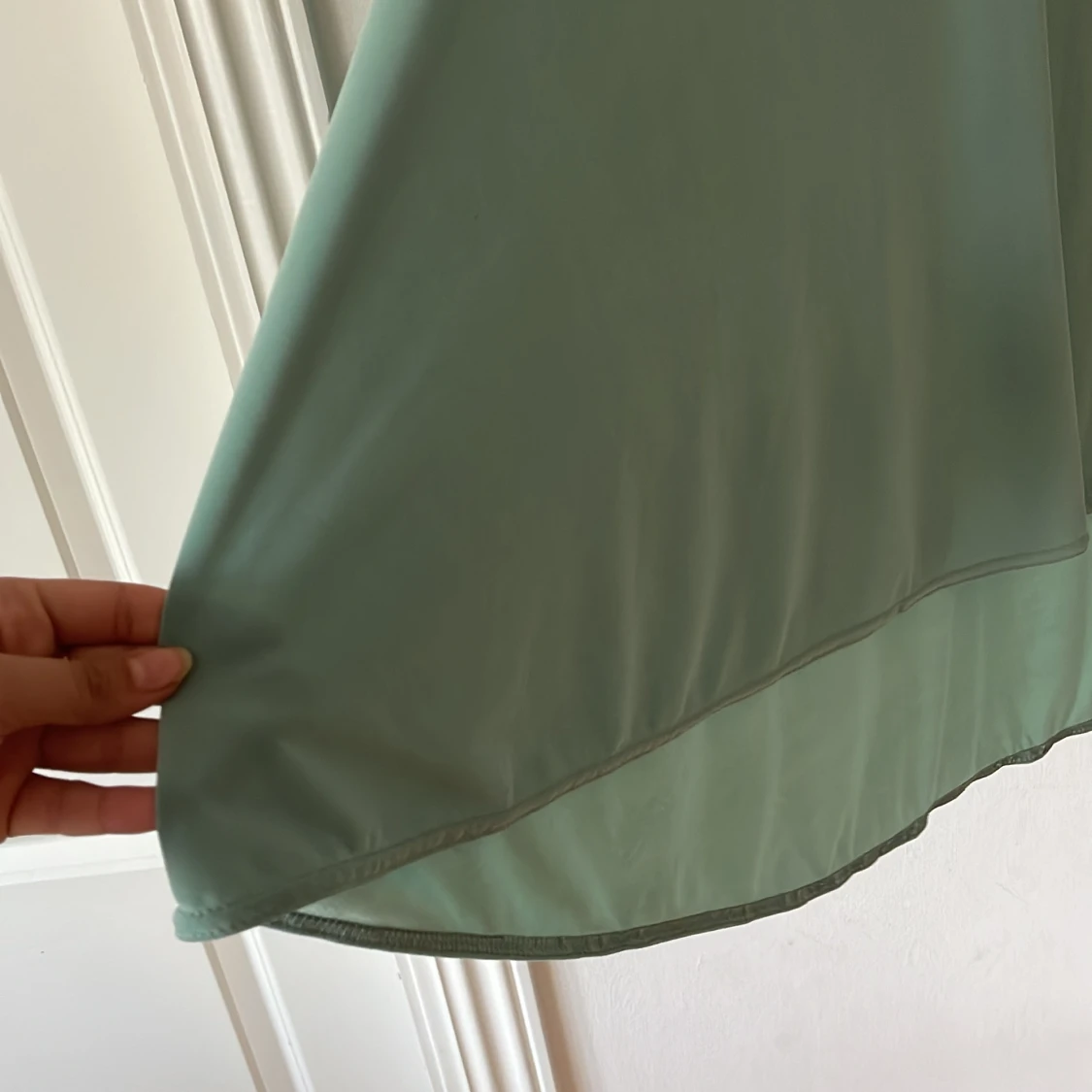 Ljusgrön långklänning med matchande khimar  - 4