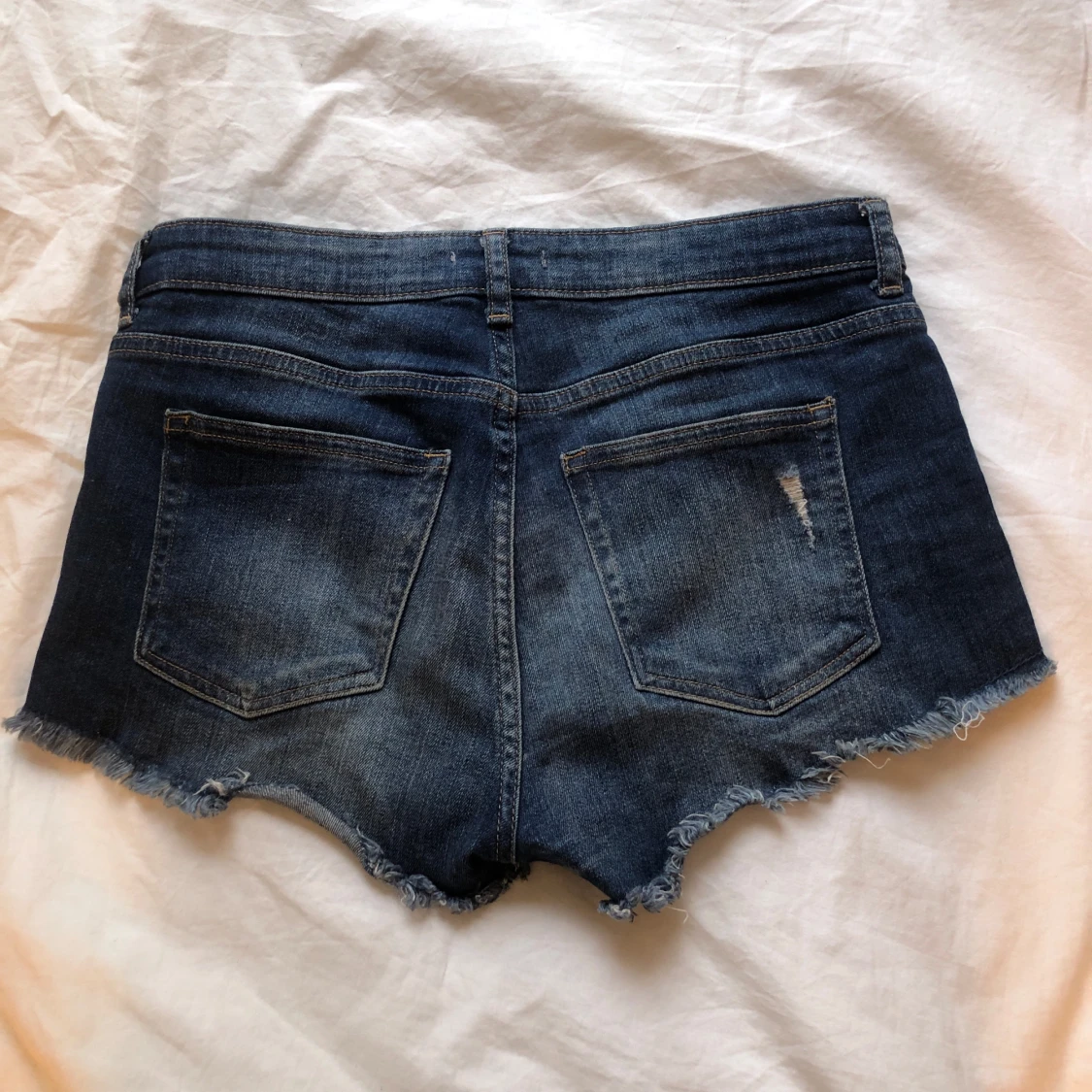 Lågmidjade jeansshorts - 2