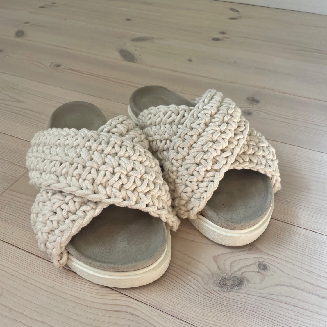 Säljer mina inukii tofflor