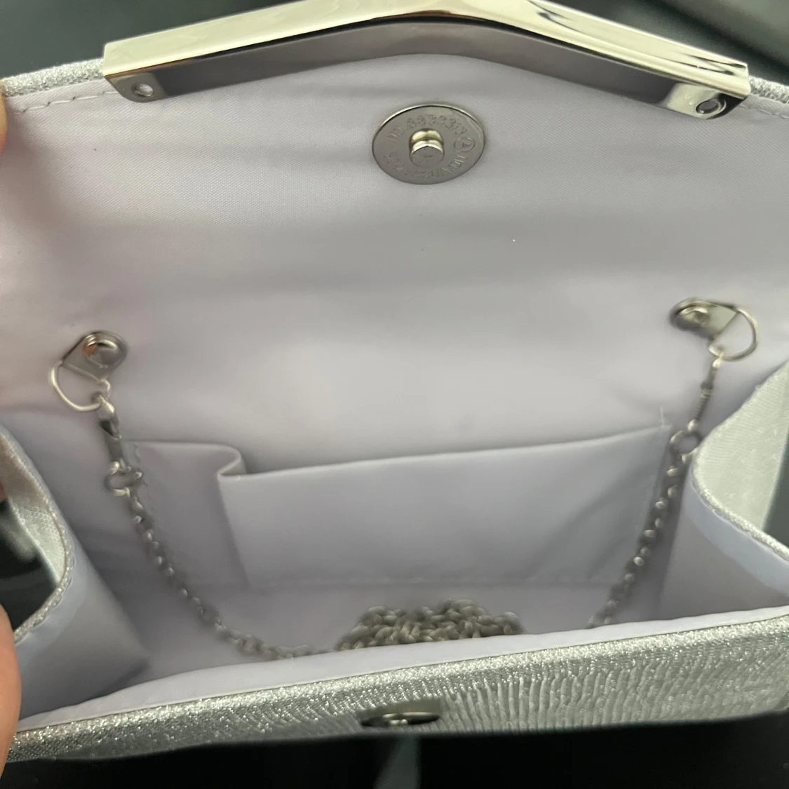 Silverfärgad glittrig kuvertväska - 2