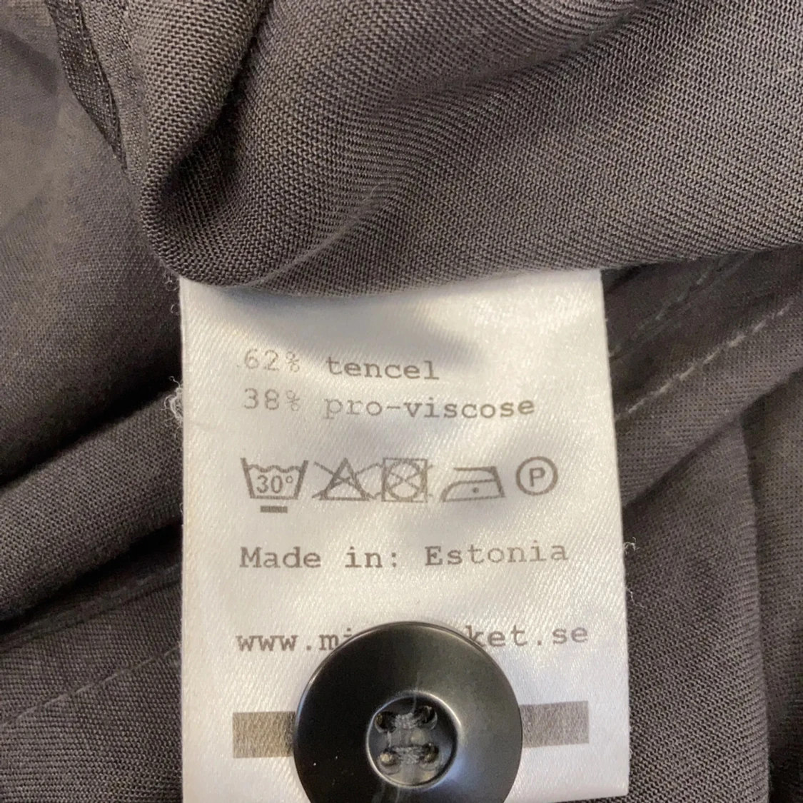 Svart trenchcoat från Minimarket - 3