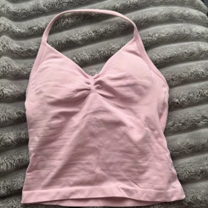 Dfyne - Dfyne longline top i storlek S i modellen impact bara provad 