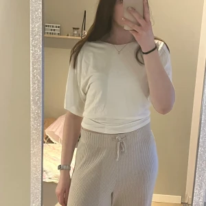 T-shirt - Jättefin somrig T-shirt 