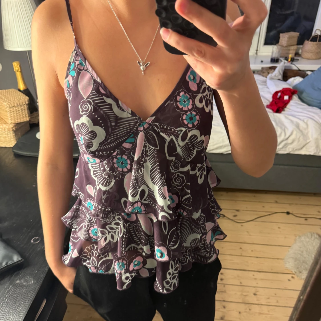 Mönstrad volangtop med tunna axelband