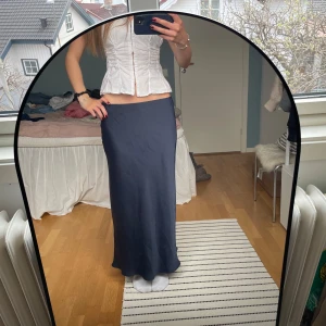 Satinkjol - Så fin satinkjol från zara som tyvärr inte kommer till användning💕