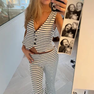 Snyggt set  - Snyggt som tyvärr inte kommer till användning…💕 använt en gång!😚 inte min bild! Hör av er om de är frågor🥰