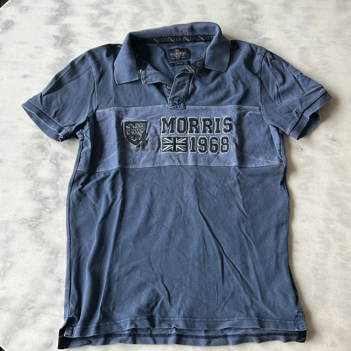 Blå pikétröja från Morris