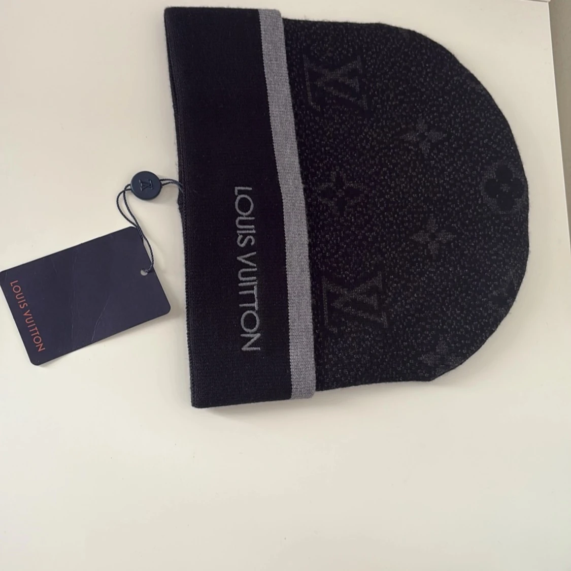 Svart och grå mössa 🔥 - 91