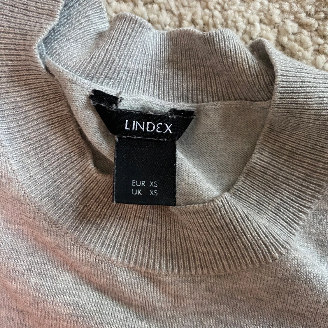 Grå kortärmad tröja från Lindex - 3