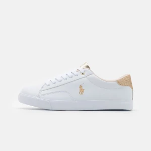 söker! - Jag söker dessa Ralph Lauren sneakers I storlek 38/37,5 skriv till mig för prisförslag men jag betalar inte över 1000kr bara om det gäller frakt ❤️❤️