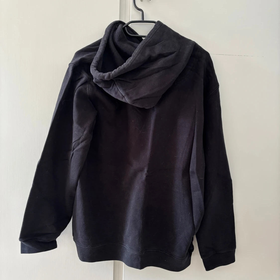 Svart hoodie från WESC - 1