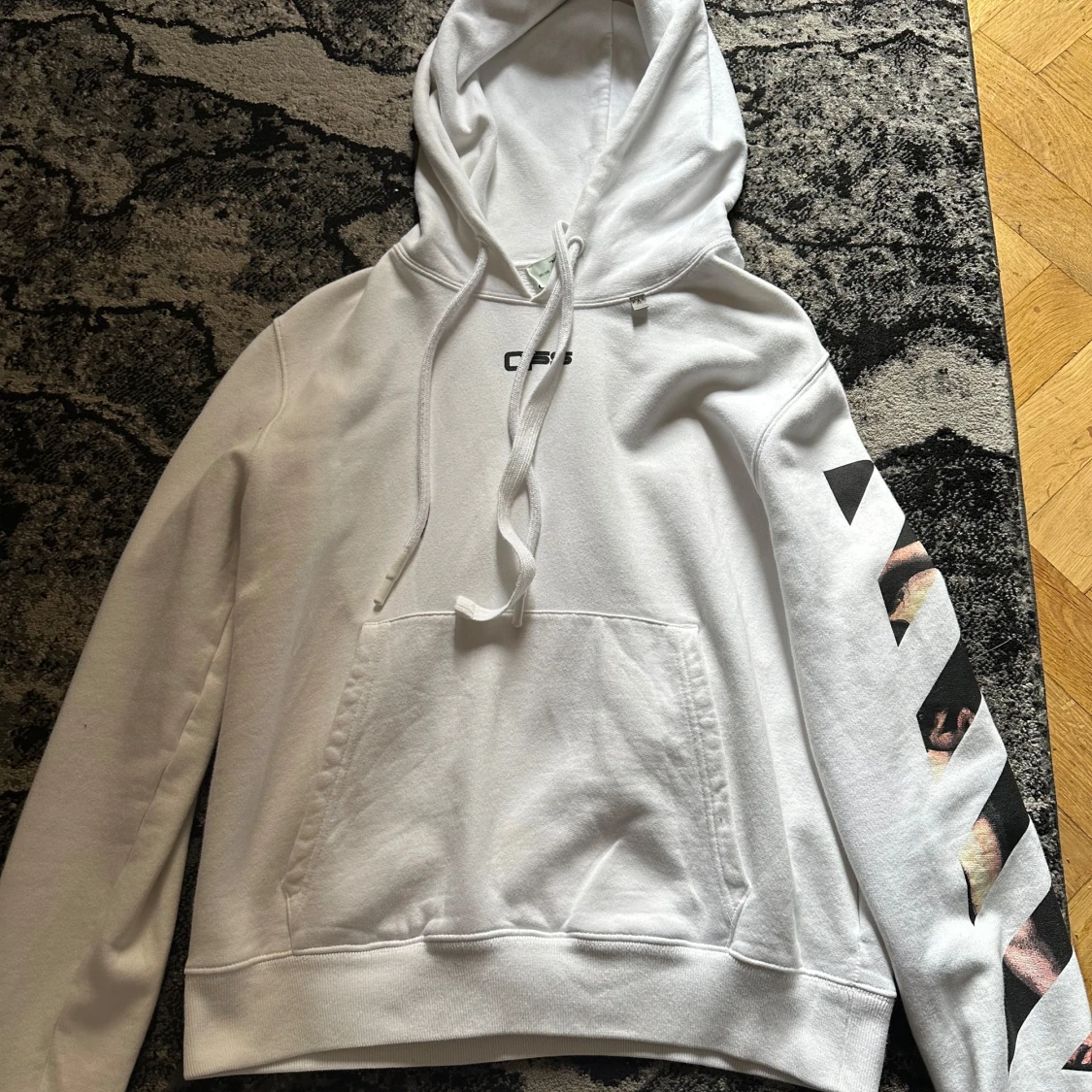 Vit Off-White hoodie med tryck - 1